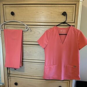 Figs Bright Pink Scrub Ensemble